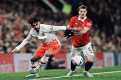 7轮不胜！曼联0-2遭西汉姆双杀，红魔排名跌至倒数第5，球迷心忧未来