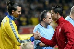 伊布热身方式独树一帜，虽好却让教练头疼不已！