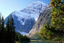 巴萨全力冲刺联赛，面对皇社轻松应对，战术布局与心理优势双管齐下