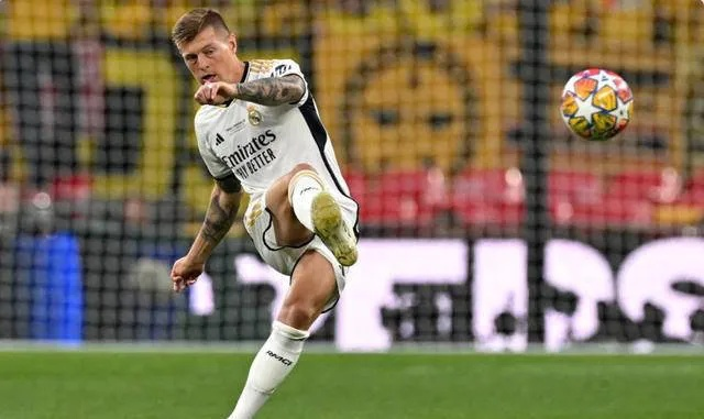 欧冠巅峰对决!克罗斯神助攻,维尼修斯破网,皇马再夺第15冠荣耀辉煌 欧冠巅峰对决!克罗斯神助攻,维尼修斯破网,皇马再夺第15冠荣耀辉煌